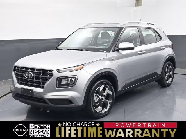 2025 Shimmering Silver Hyundai Venue SEL FWD SUV