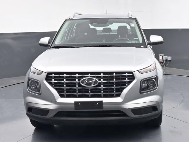 2025 Shimmering Silver Hyundai Venue SEL FWD SUV