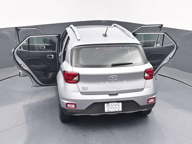 2025 Shimmering Silver Hyundai Venue SEL FWD SUV