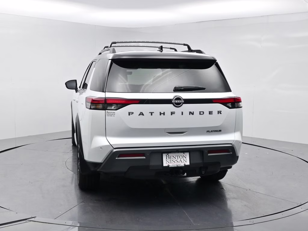 2026 Everest White Pearl/Black Nissan Pathfinder Platinum FWD SUV