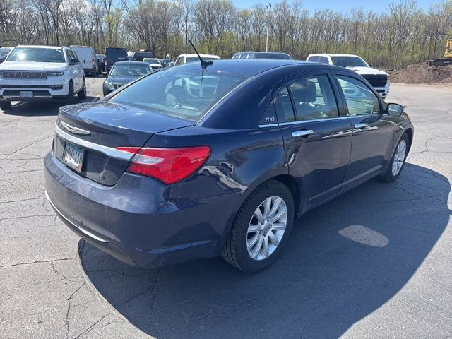 2013 True Blue Pearlcoat Chrysler 200 Limited FWD Sedan