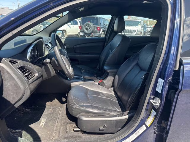 2013 True Blue Pearlcoat Chrysler 200 Limited FWD Sedan