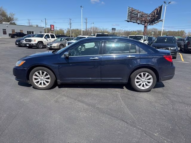 2013 True Blue Pearlcoat Chrysler 200 Limited FWD Sedan