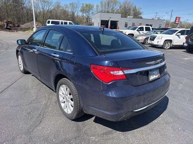 2013 True Blue Pearlcoat Chrysler 200 Limited FWD Sedan