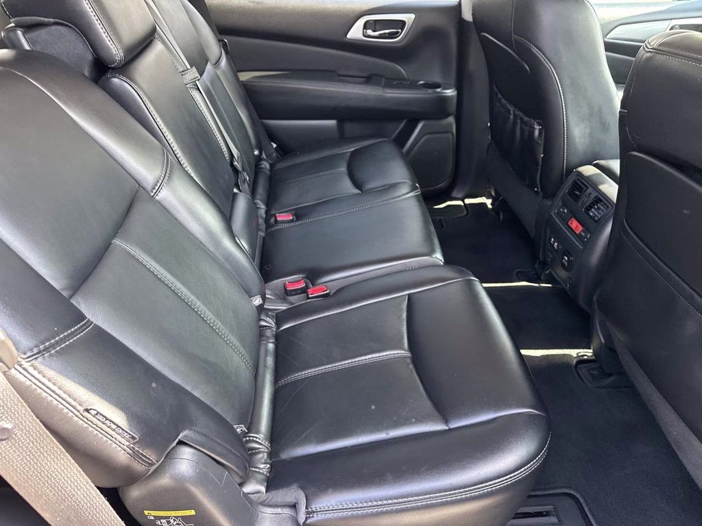 2019 Gun Metallic Nissan Pathfinder SL FWD SUV