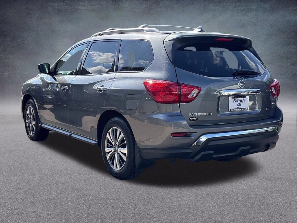 2019 Gun Metallic Nissan Pathfinder SL FWD SUV
