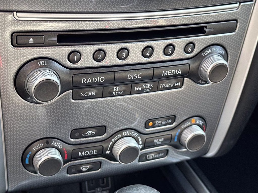 2019 Gun Metallic Nissan Pathfinder SL FWD SUV