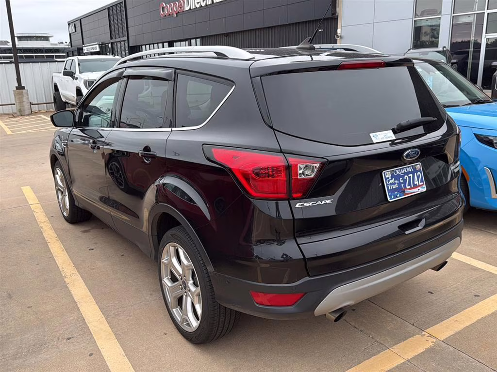 2019 Agate Black Metallic Ford Escape Titanium FWD SUV