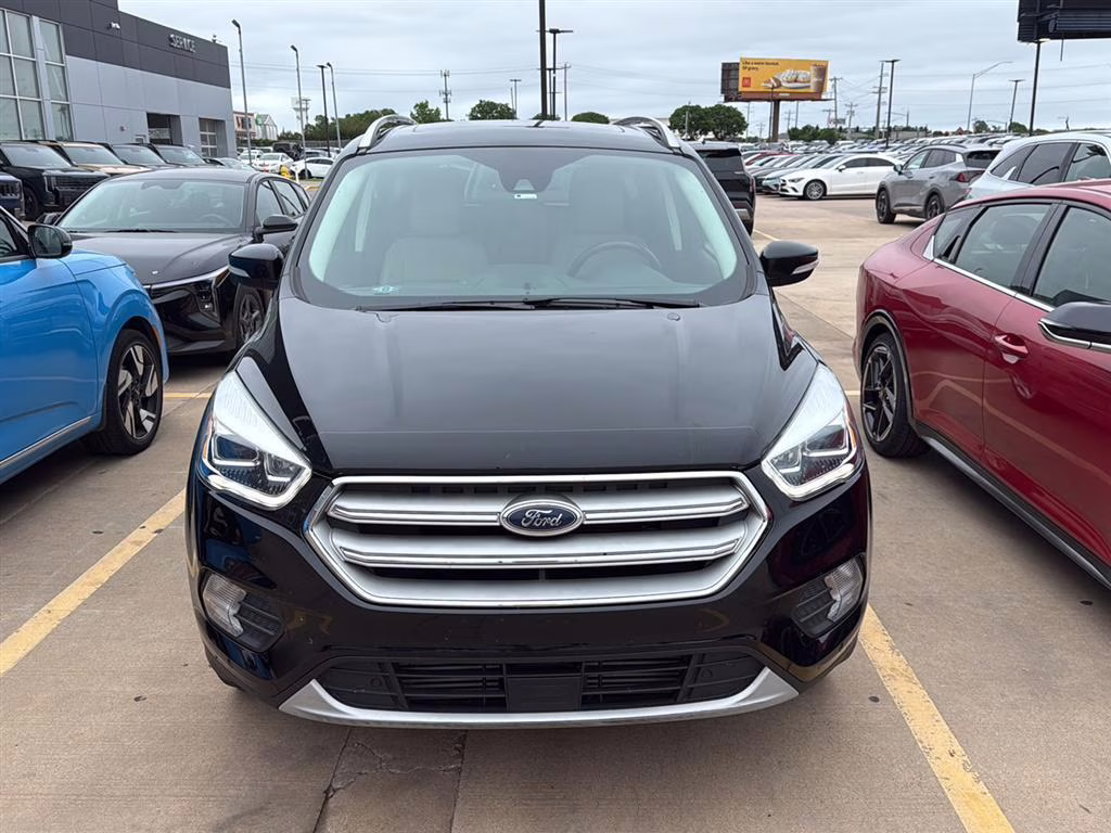 2019 Agate Black Metallic Ford Escape Titanium FWD SUV