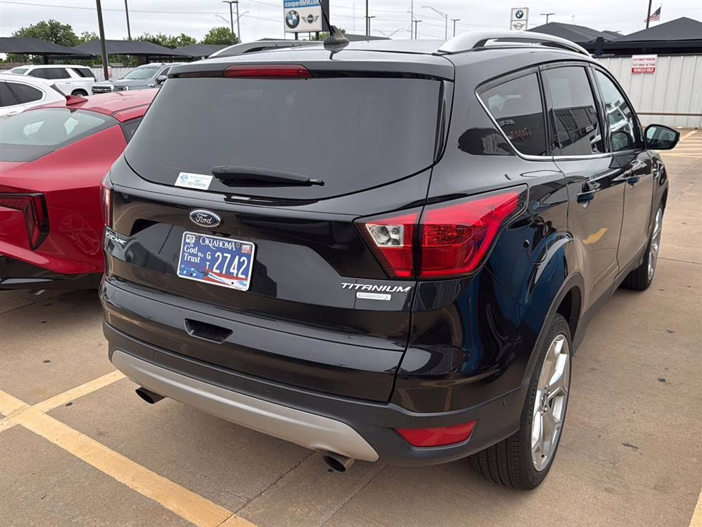 2019 Agate Black Metallic Ford Escape Titanium FWD SUV