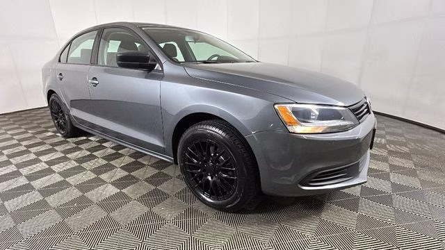 2014 Platinum Gray Metallic Volkswagen Jetta 2.0L S FWD Sedan