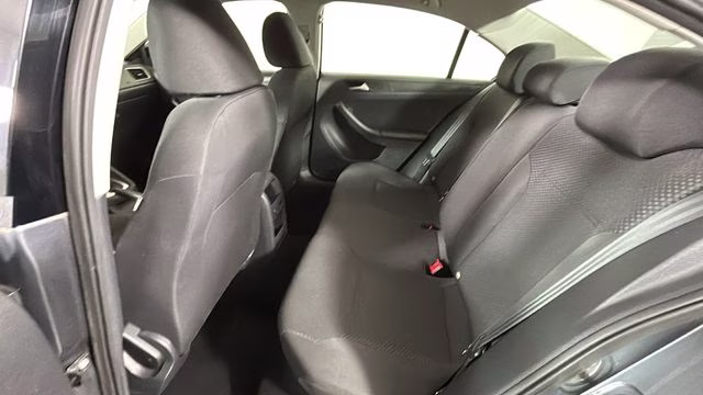 2014 Platinum Gray Metallic Volkswagen Jetta 2.0L S FWD Sedan