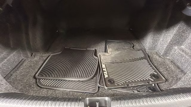 2014 Platinum Gray Metallic Volkswagen Jetta 2.0L S FWD Sedan