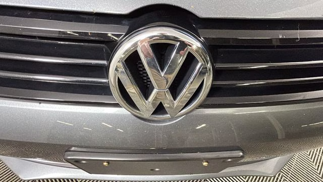2014 Platinum Gray Metallic Volkswagen Jetta 2.0L S FWD Sedan