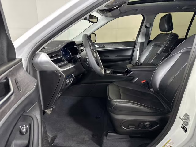 2023 Bright White Clearcoat Jeep Grand Cherokee 4xe 4X4 SUV