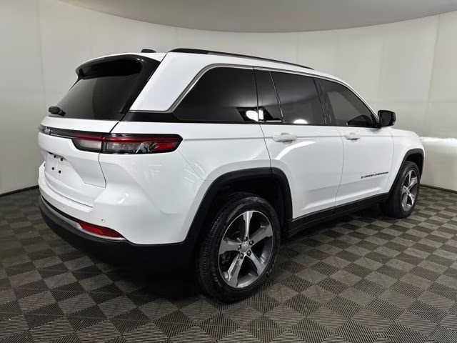 2023 Bright White Clearcoat Jeep Grand Cherokee 4xe 4X4 SUV