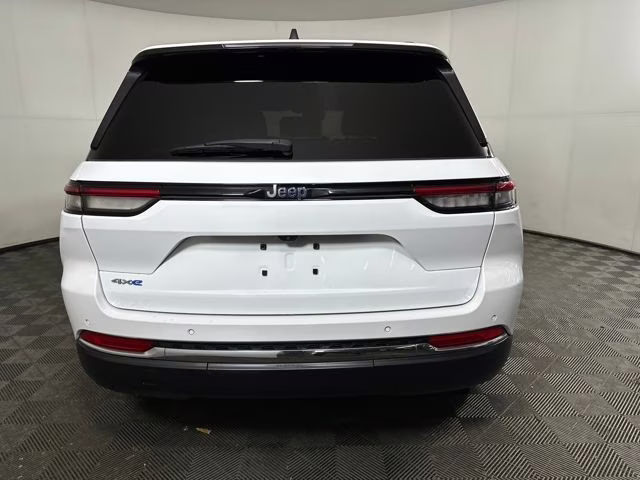 2023 Bright White Clearcoat Jeep Grand Cherokee 4xe 4X4 SUV
