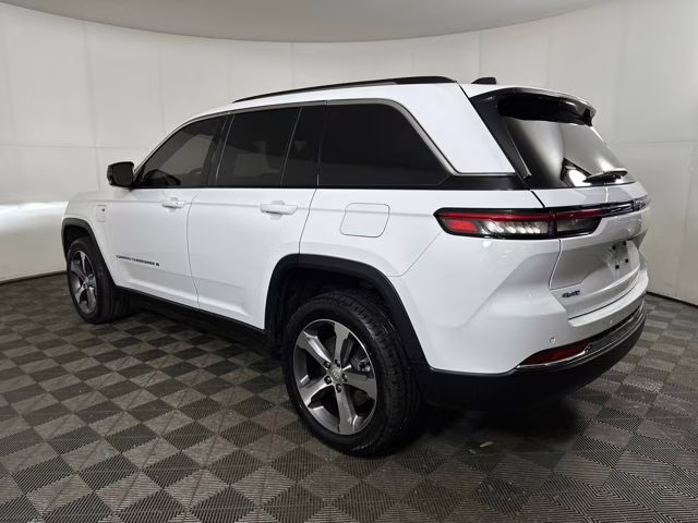 2023 Bright White Clearcoat Jeep Grand Cherokee 4xe 4X4 SUV