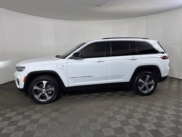 2023 Bright White Clearcoat Jeep Grand Cherokee 4xe 4X4 SUV