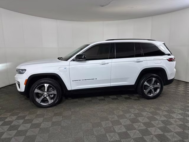 2023 Bright White Clearcoat Jeep Grand Cherokee 4xe 4X4 SUV