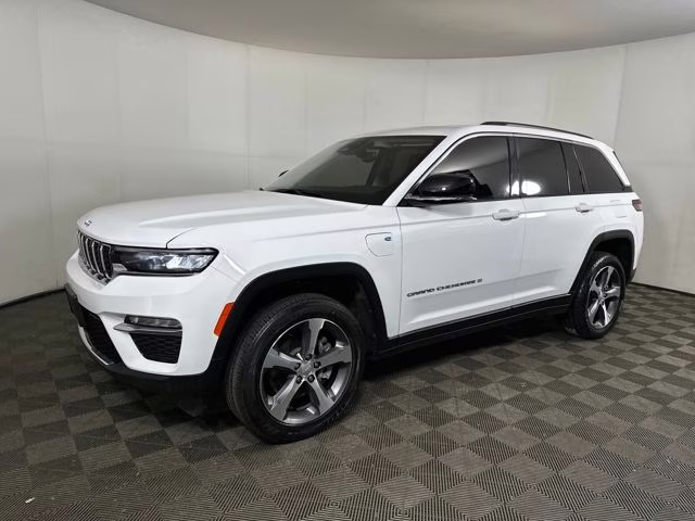 2023 Bright White Clearcoat Jeep Grand Cherokee 4xe 4X4 SUV