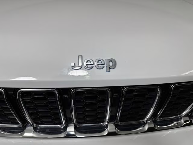 2023 Bright White Clearcoat Jeep Grand Cherokee 4xe 4X4 SUV