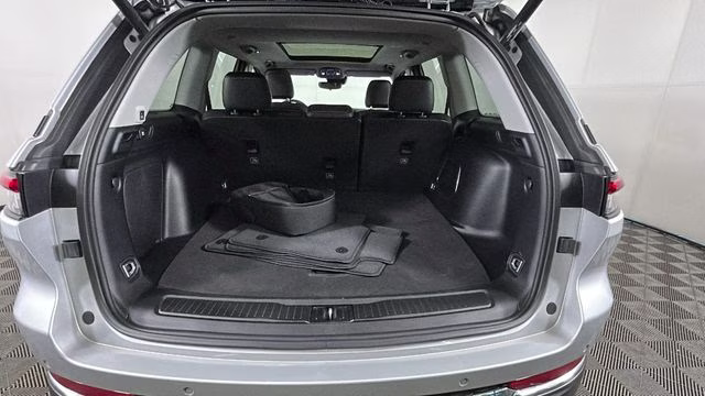 2023 Silver Zynith Jeep Grand Cherokee 4xe 4X4 SUV