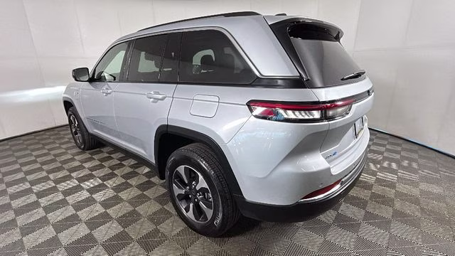 2023 Silver Zynith Jeep Grand Cherokee 4xe 4X4 SUV