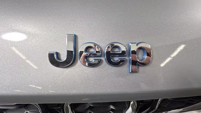 2023 Silver Zynith Jeep Grand Cherokee 4xe 4X4 SUV