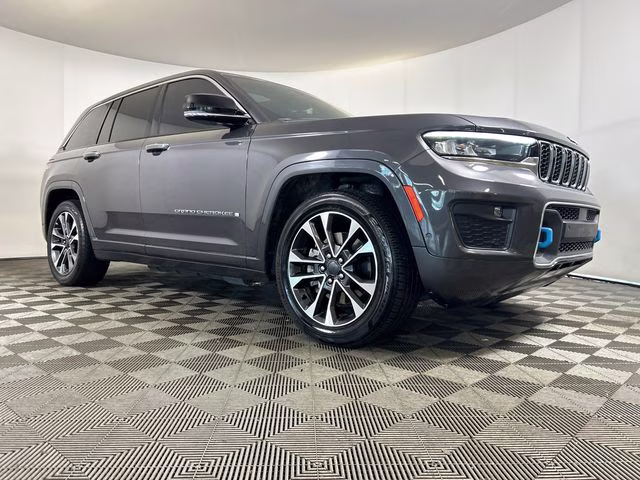 2023 Baltic Gray Metallic Clearcoat Jeep Grand Cherokee Overland 4xe 4X4 SUV