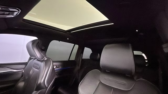 2023 Baltic Gray Metallic Clearcoat Jeep Grand Cherokee Overland 4xe 4X4 SUV