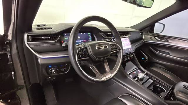 2023 Baltic Gray Metallic Clearcoat Jeep Grand Cherokee Overland 4xe 4X4 SUV