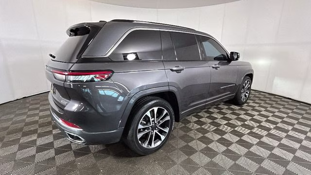 2023 Baltic Gray Metallic Clearcoat Jeep Grand Cherokee Overland 4xe 4X4 SUV