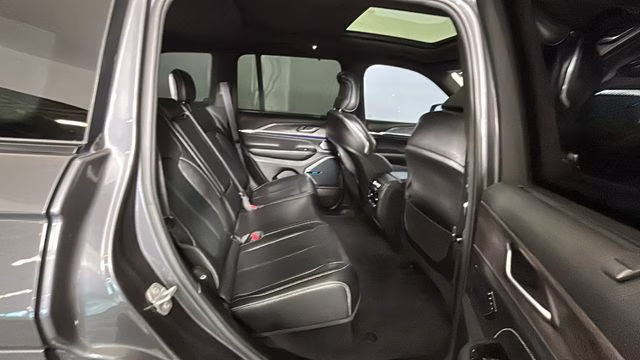 2023 Baltic Gray Metallic Clearcoat Jeep Grand Cherokee Overland 4xe 4X4 SUV
