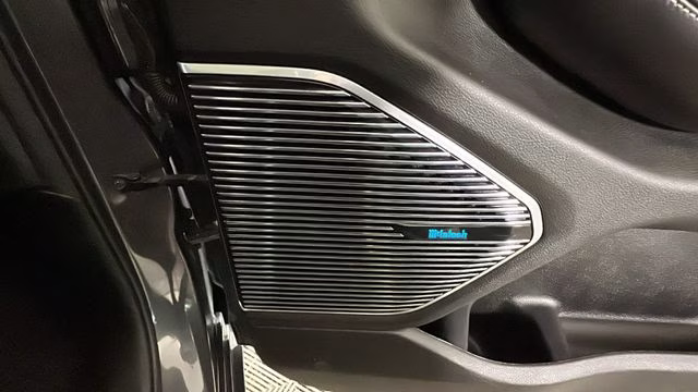 2023 Baltic Gray Metallic Clearcoat Jeep Grand Cherokee Overland 4xe 4X4 SUV