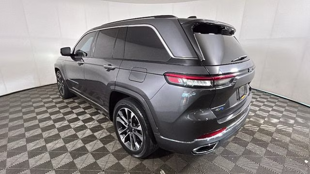 2023 Baltic Gray Metallic Clearcoat Jeep Grand Cherokee Overland 4xe 4X4 SUV