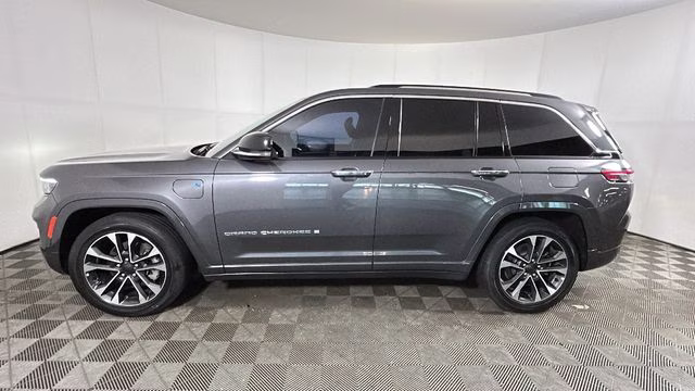 2023 Baltic Gray Metallic Clearcoat Jeep Grand Cherokee Overland 4xe 4X4 SUV