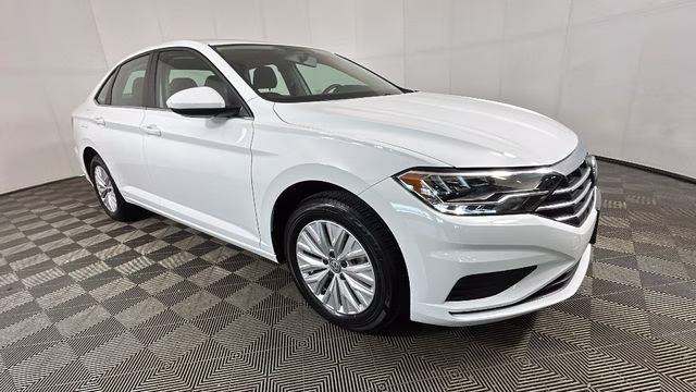 2019 Pure White Volkswagen Jetta 1.4T SE FWD Sedan