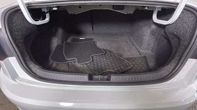 2019 Pure White Volkswagen Jetta 1.4T SE FWD Sedan
