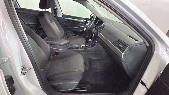 2019 Pure White Volkswagen Jetta 1.4T SE FWD Sedan