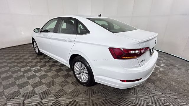 2019 Pure White Volkswagen Jetta 1.4T SE FWD Sedan
