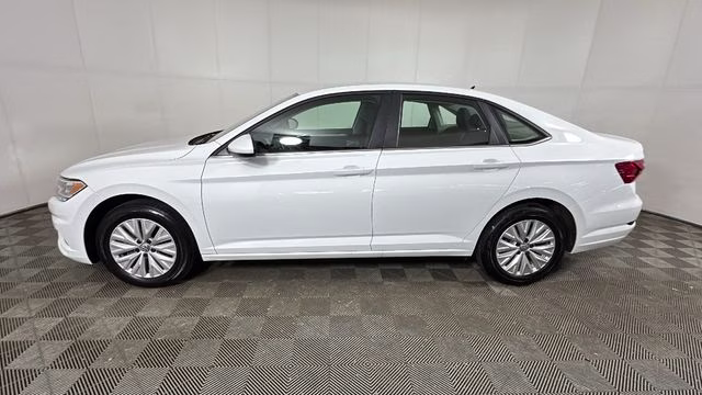 2019 Pure White Volkswagen Jetta 1.4T SE FWD Sedan