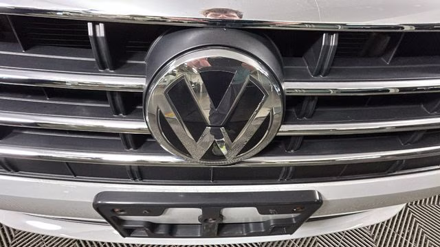 2019 Pure White Volkswagen Jetta 1.4T SE FWD Sedan