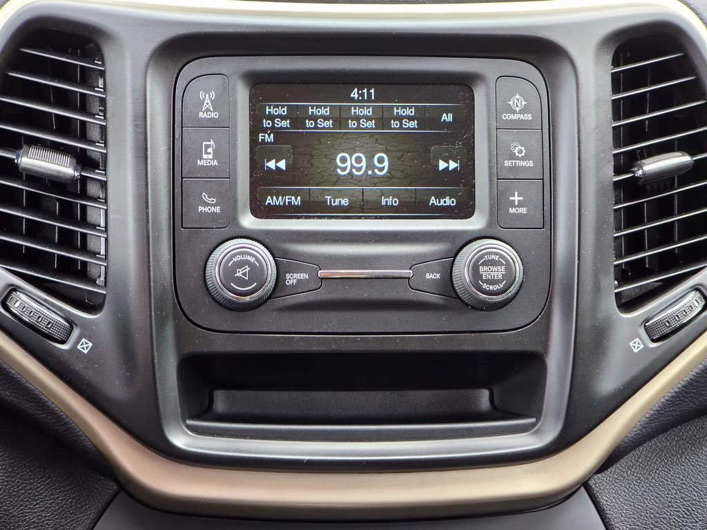 2017 Light Brownstone Pearlcoat Jeep Cherokee Sport 4X4 SUV