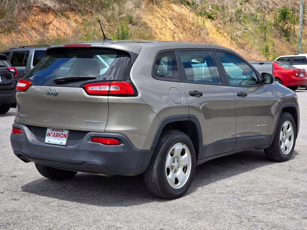 2017 Light Brownstone Pearlcoat Jeep Cherokee Sport 4X4 SUV
