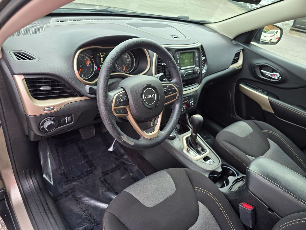 2017 Light Brownstone Pearlcoat Jeep Cherokee Sport 4X4 SUV