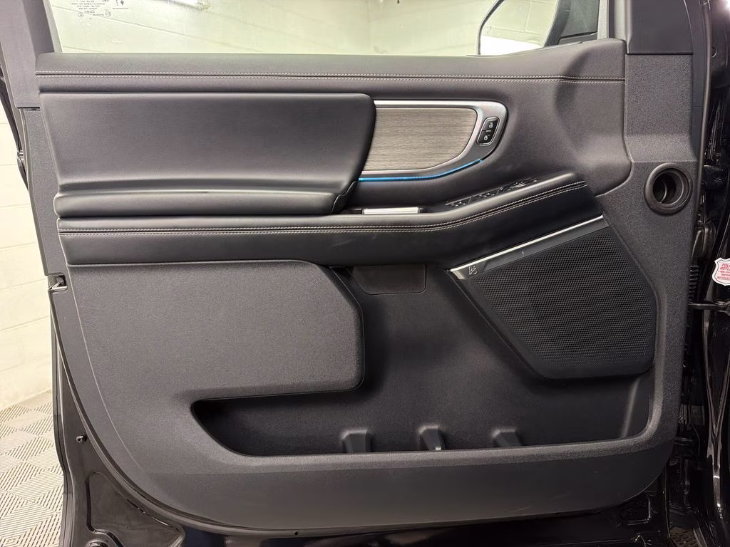 2025 Agate Black Metallic Ford Expedition Platinum 4X4 SUV