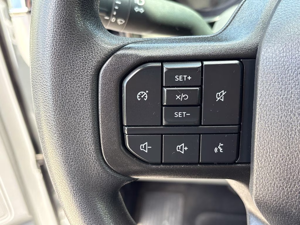 2025 Oxford White Ford Super Duty F-250 SRW XLT 4X4 Truck