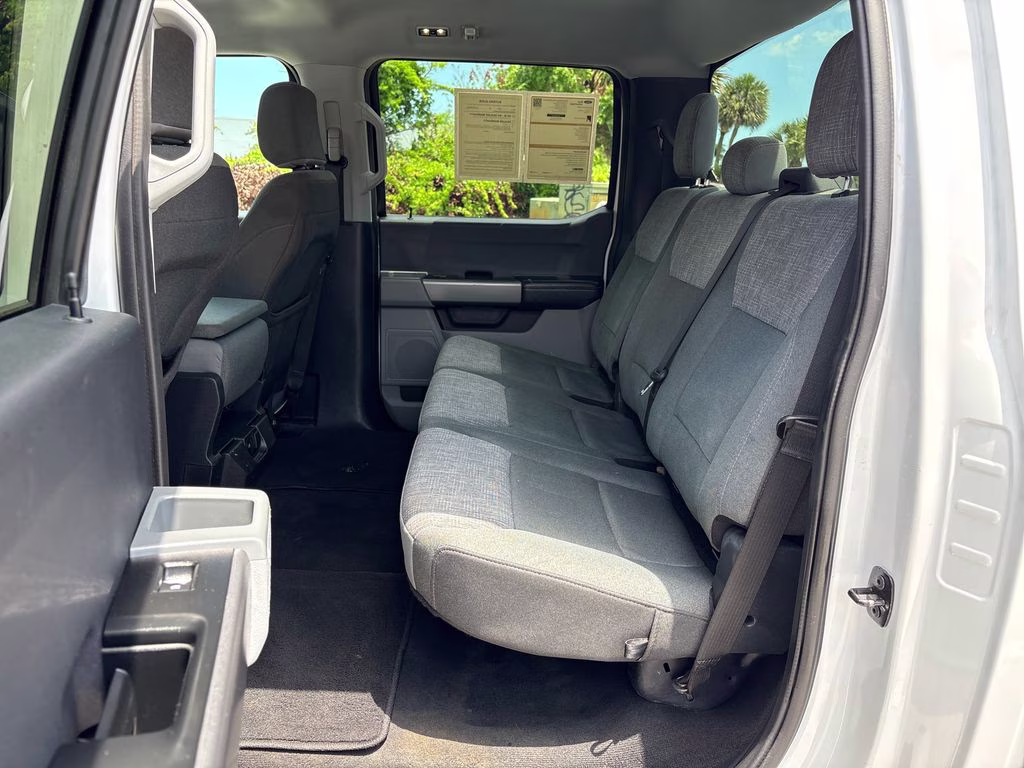 2025 Oxford White Ford Super Duty F-250 SRW XLT 4X4 Truck