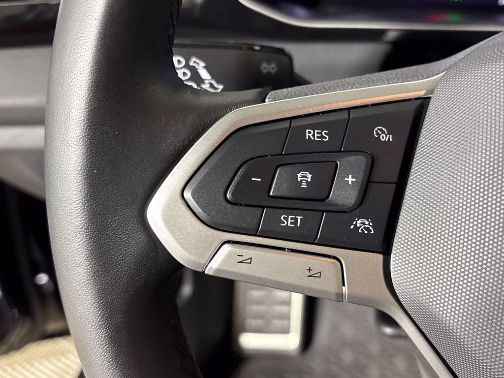 2025 Deep Black Pearl Volkswagen Jetta 1.5T Sport FWD Sedan